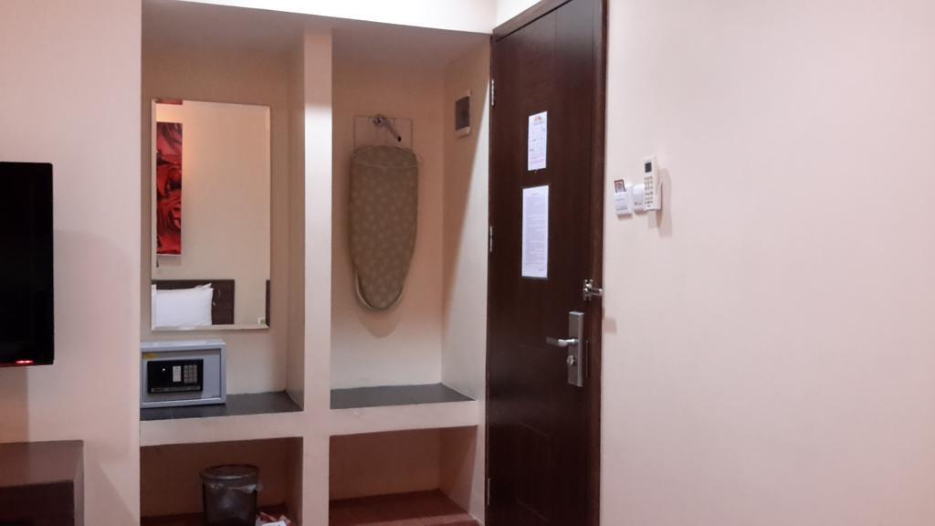 Hotel Matos Jayapura Phòng bức ảnh